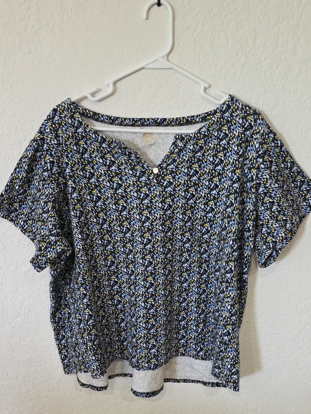 Anne Klein Sport Navy, White and Yellow Short Sleeve V-Neck Top Size 3X